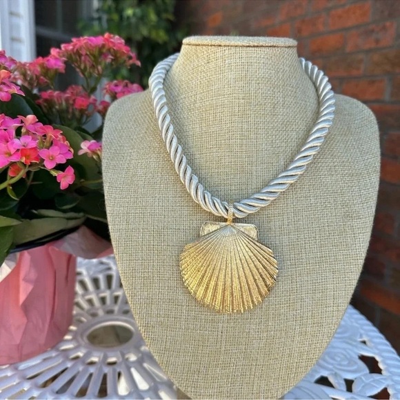 Anthropologie Seashell Gold Cream Rope Chain Earrings Necklace Set - Picture 3 of 12